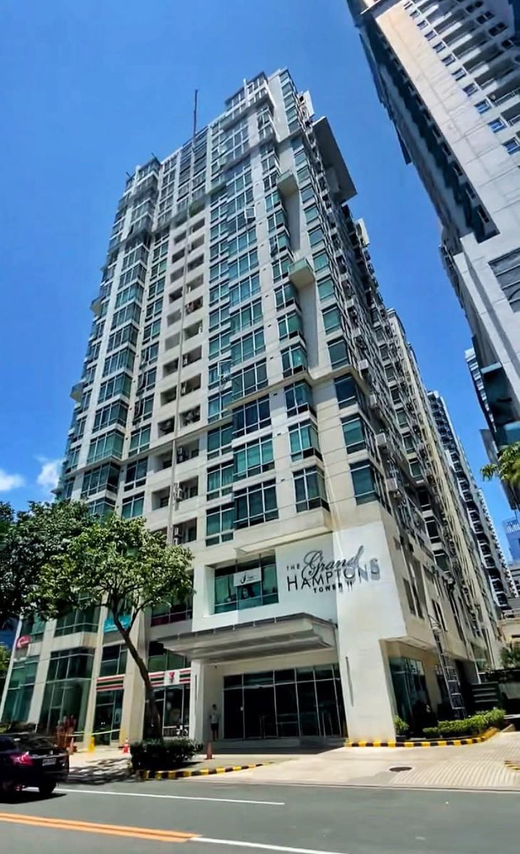Grand Hampstons  in Bonifacio Global City